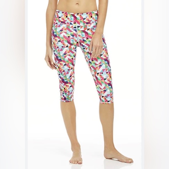 Fabletics Pants - Fabletics Women's S Salar Printed PowerHold Crop in Pixel Print Multi - NWOT!!